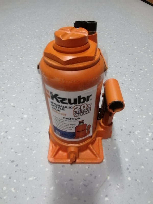 Домкрат KZUBR