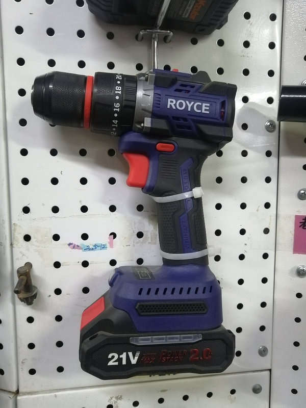 Шуруповерт_Royce Акк 21V